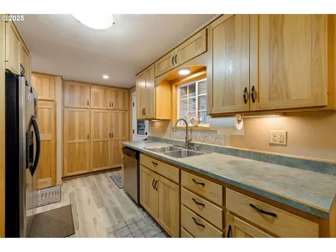 89407 Knight Road Elmira OR 97437