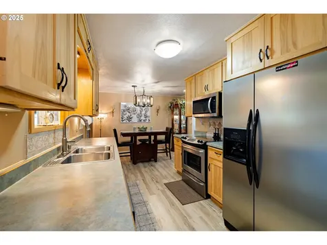 89407 Knight Road Elmira OR 97437