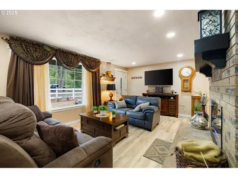 89407 Knight Road Elmira OR 97437