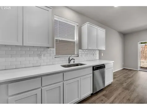 9442 N Chestnut Court Camas WA 98607