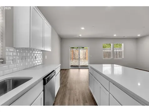 9442 N Chestnut Court Camas WA 98607