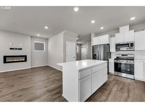 9442 N Chestnut Court Camas WA 98607
