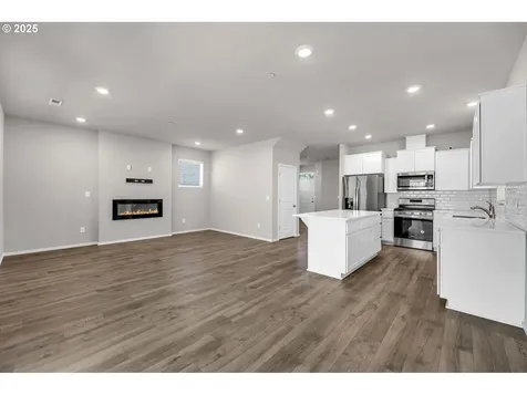 9442 N Chestnut Court Camas WA 98607