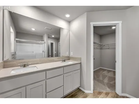 9442 N Chestnut Court Camas WA 98607