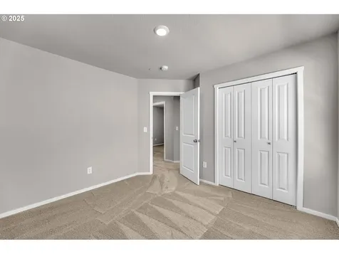 9442 N Chestnut Court Camas WA 98607
