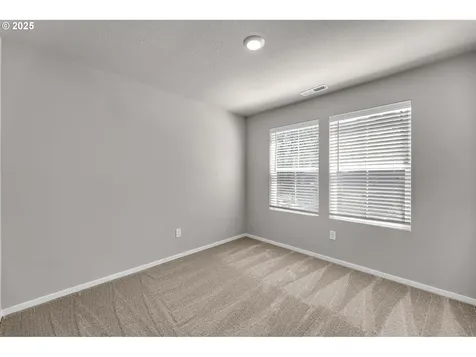 9442 N Chestnut Court Camas WA 98607