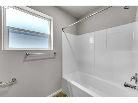9442 N Chestnut Court Camas WA 98607