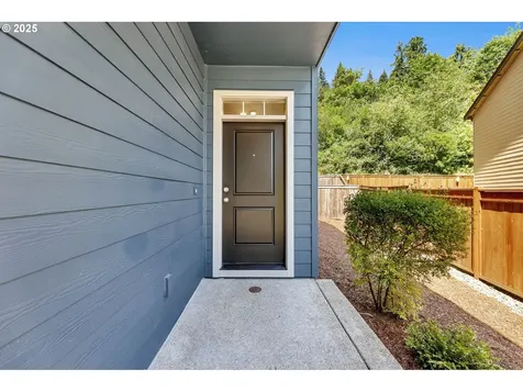 9442 N Chestnut Court Camas WA 98607