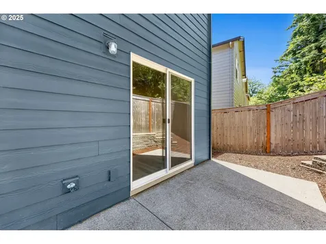 9442 N Chestnut Court Camas WA 98607