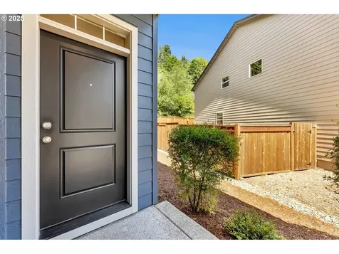 9442 N Chestnut Court Camas WA 98607