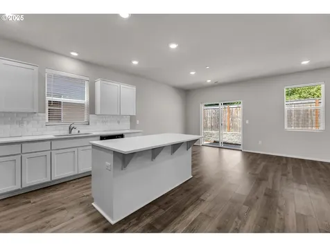 9442 N Chestnut Court Camas WA 98607