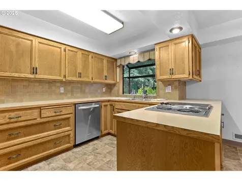 11808 SE Alder Street Portland OR 97216