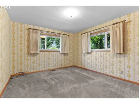 11808 SE Alder Street Portland OR 97216