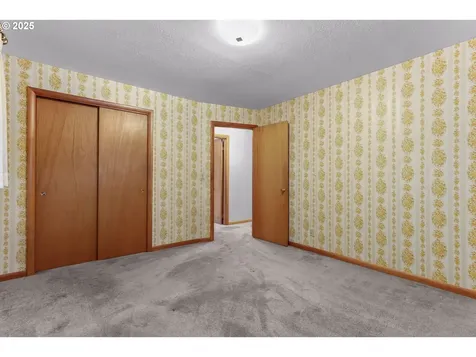 11808 SE Alder Street Portland OR 97216