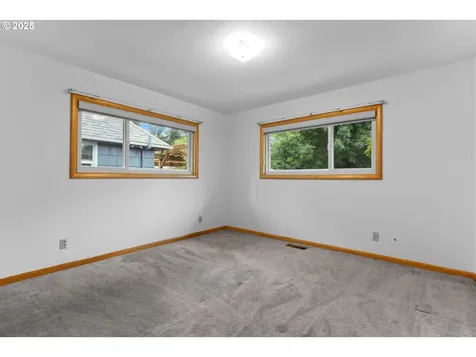 11808 SE Alder Street Portland OR 97216