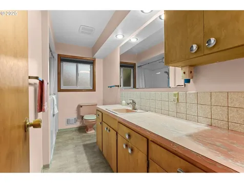 11808 SE Alder Street Portland OR 97216