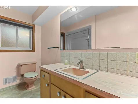 11808 SE Alder Street Portland OR 97216