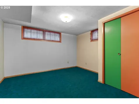 11808 SE Alder Street Portland OR 97216