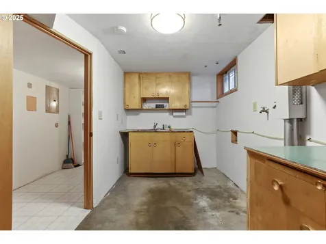 11808 SE Alder Street Portland OR 97216