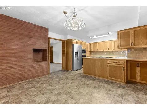 11808 SE Alder Street Portland OR 97216