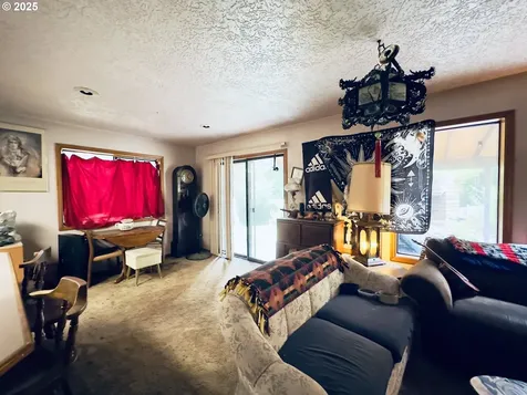 818 NW 359th Street La Center WA 98629