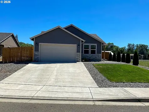165 Collins Road Winston OR 97496