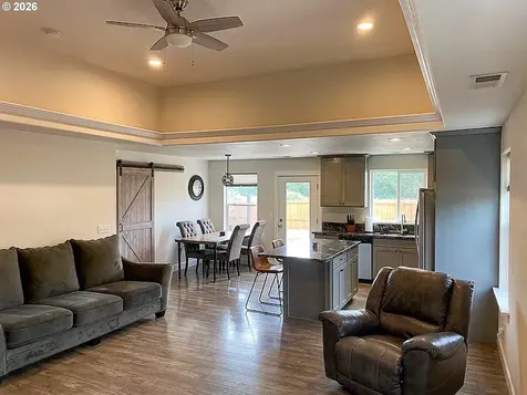 165 Collins Road Winston OR 97496