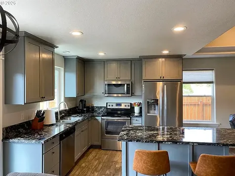 165 Collins Road Winston OR 97496