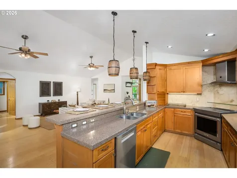 4566 SE Aldercrest Road Milwaukie OR 97222