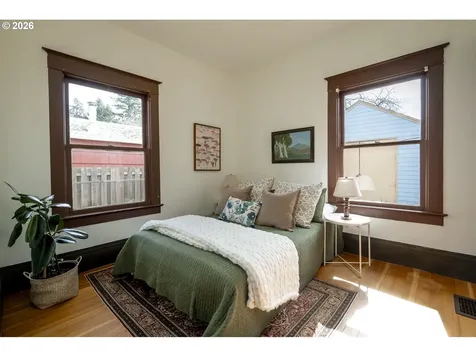 8324 NE Eugene Street Portland OR 97220