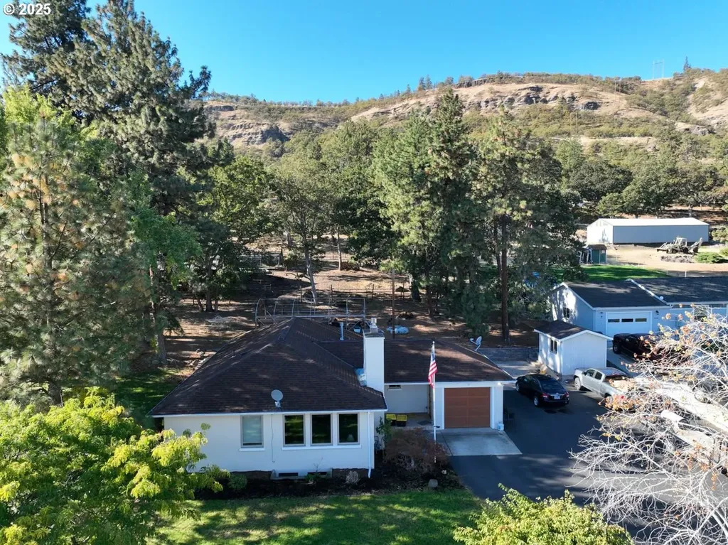 2534 W 10th Street The Dalles OR 97058