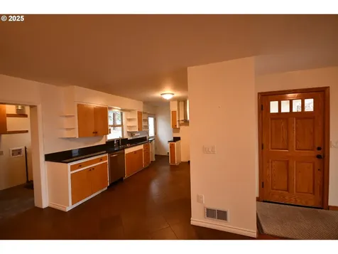 2534 W 10th Street The Dalles OR 97058