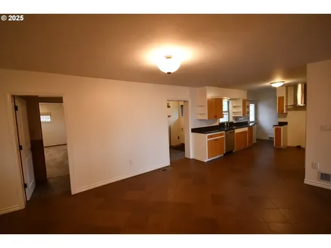 2534 W 10th Street The Dalles OR 97058