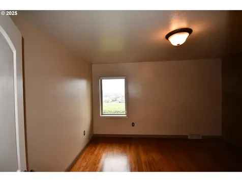 2534 W 10th Street The Dalles OR 97058