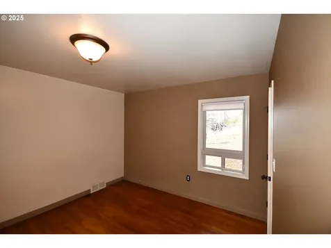 2534 W 10th Street The Dalles OR 97058