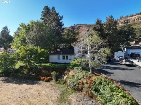 2534 W 10th Street The Dalles OR 97058