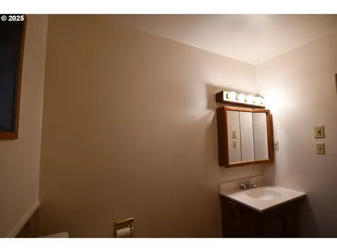 2534 W 10th Street The Dalles OR 97058