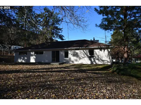 2534 W 10th Street The Dalles OR 97058