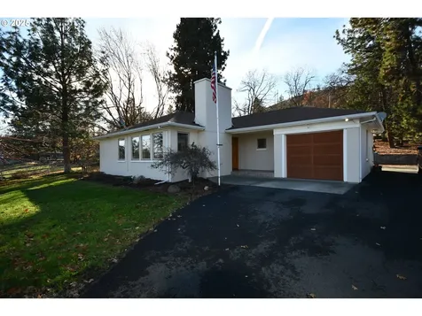 2534 W 10th Street The Dalles OR 97058