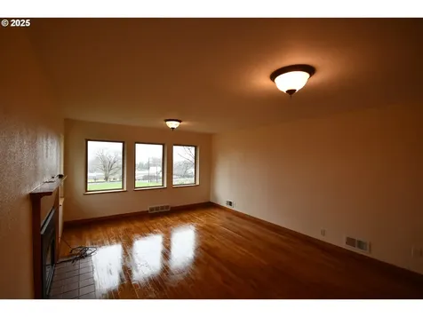 2534 W 10th Street The Dalles OR 97058