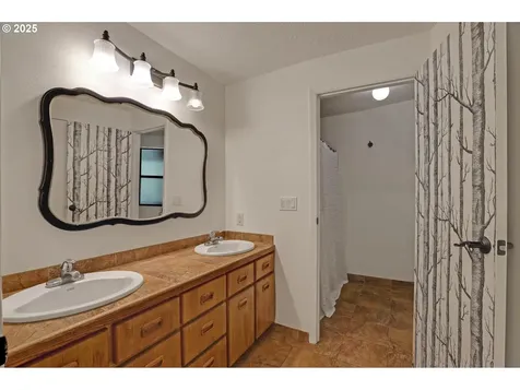 18390 S Upper Highland Road Beavercreek OR 97004