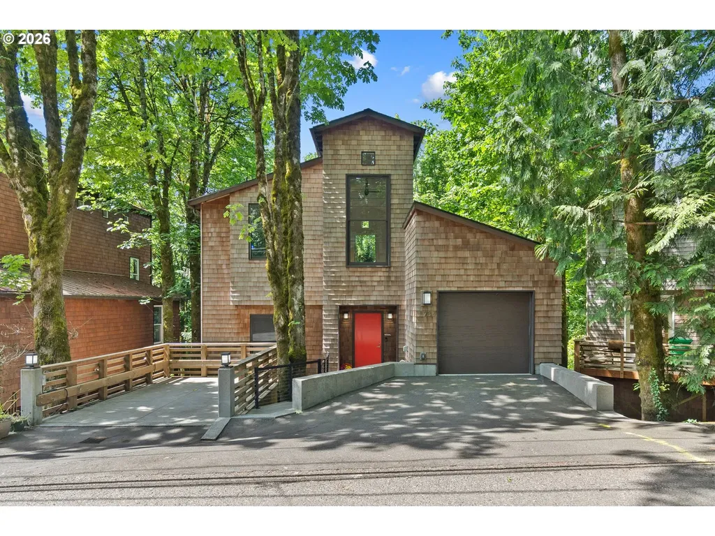 5733 SW Salmon Street Portland OR 97221