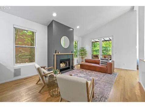 5733 SW Salmon Street Portland OR 97221