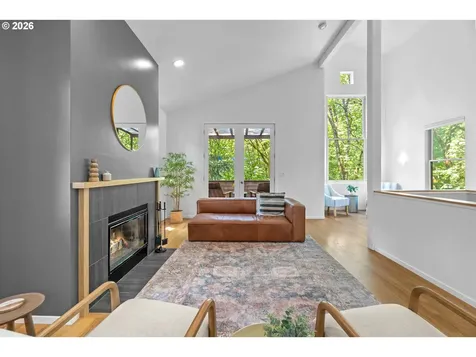 5733 SW Salmon Street Portland OR 97221