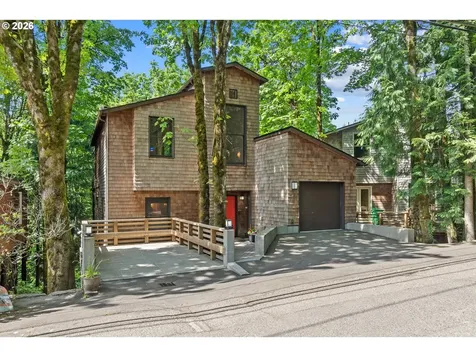 5733 SW Salmon Street Portland OR 97221