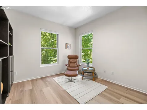 5733 SW Salmon Street Portland OR 97221