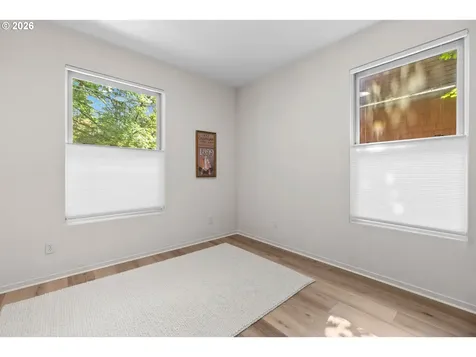 5733 SW Salmon Street Portland OR 97221