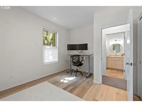 5733 SW Salmon Street Portland OR 97221