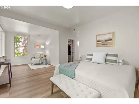 5733 SW Salmon Street Portland OR 97221