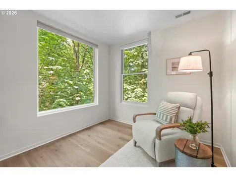 5733 SW Salmon Street Portland OR 97221
